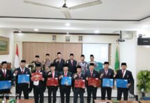 Kemenag Kota Tangerang Berikan Satyalancana Karya Satya dalam Rangka HAB Ke-80